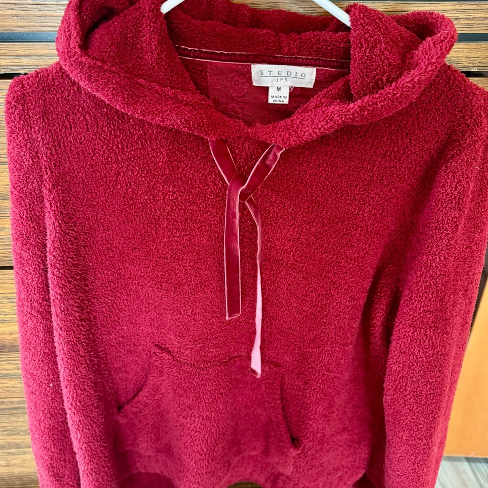 Women fleece look pullover with hood
